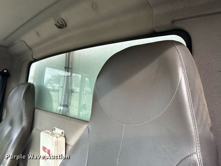 image for item EG1189 2013 International  4400 SBA utility / service truck