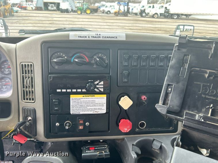 image for item EG1189 2013 International  4400 SBA utility / service truck