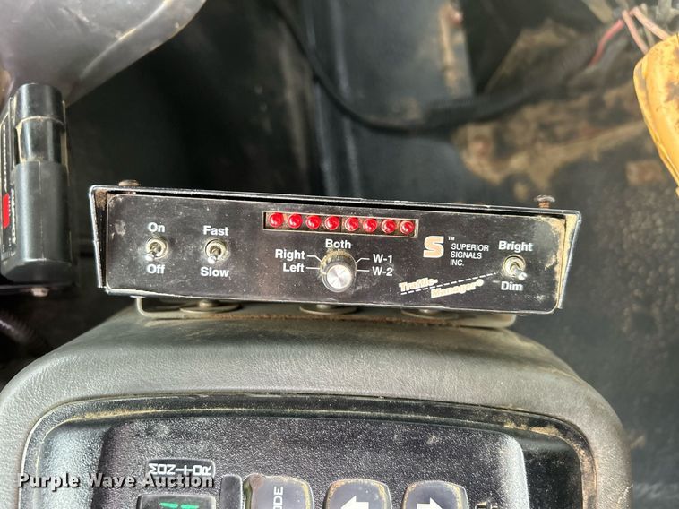 image for item EG1189 2013 International  4400 SBA utility / service truck