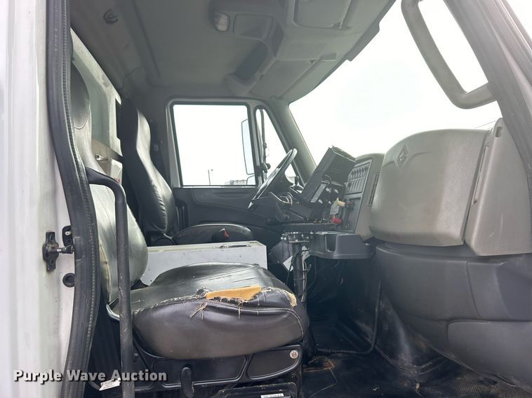 image for item EG1189 2013 International  4400 SBA utility / service truck