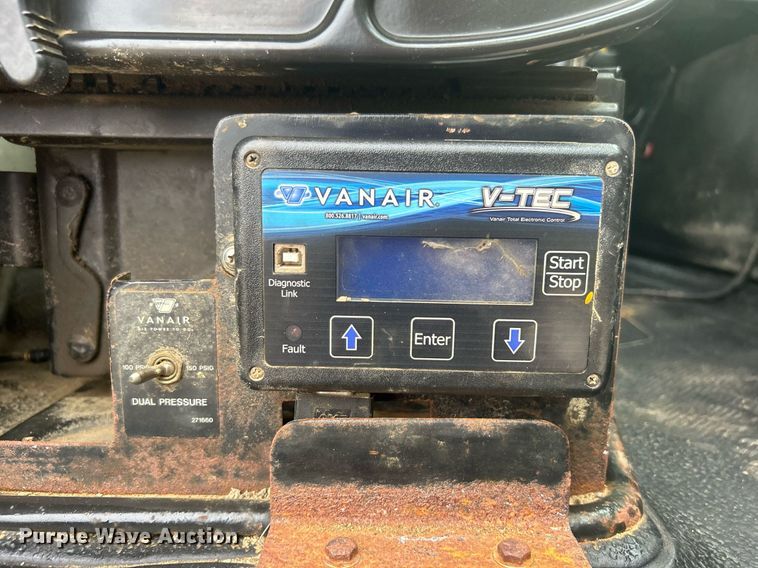 image for item EG1189 2013 International  4400 SBA utility / service truck