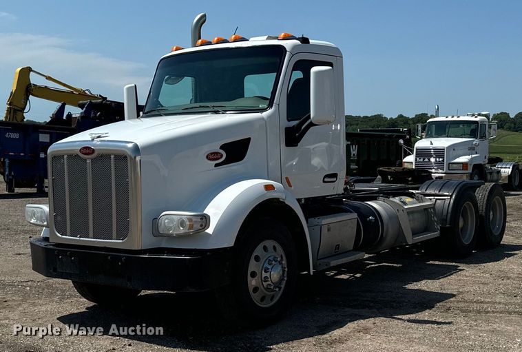 image for item EH4351 2016 Peterbilt 567 semi truck