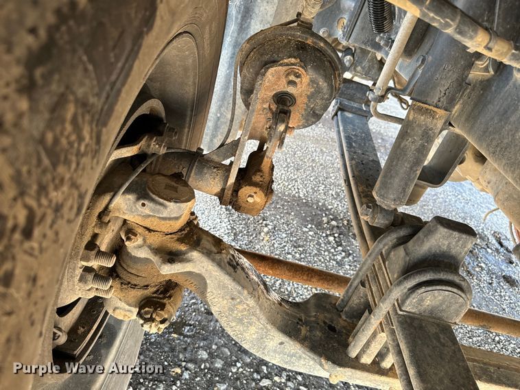 image for item EH4351 2016 Peterbilt 567 semi truck