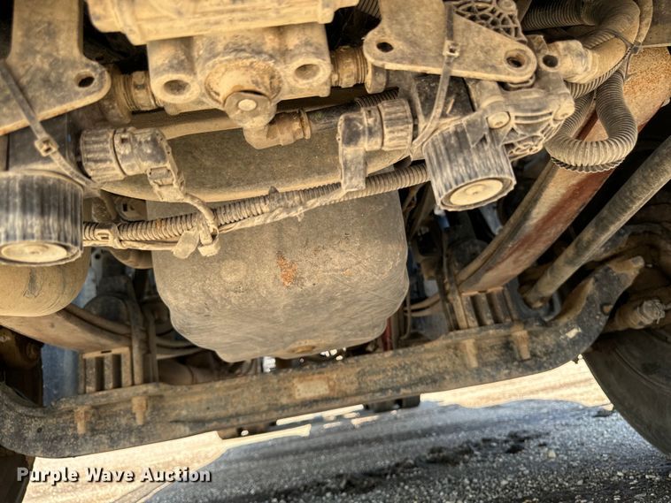 image for item EH4351 2016 Peterbilt 567 semi truck