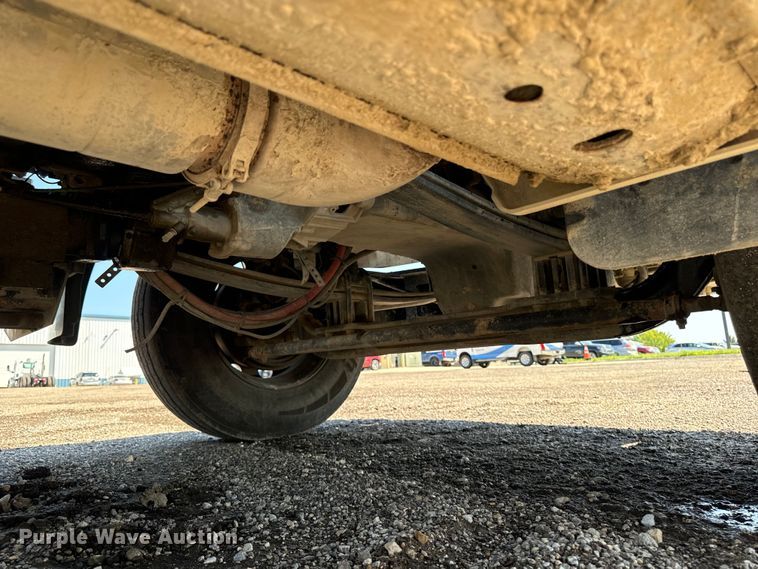 image for item EH4351 2016 Peterbilt 567 semi truck