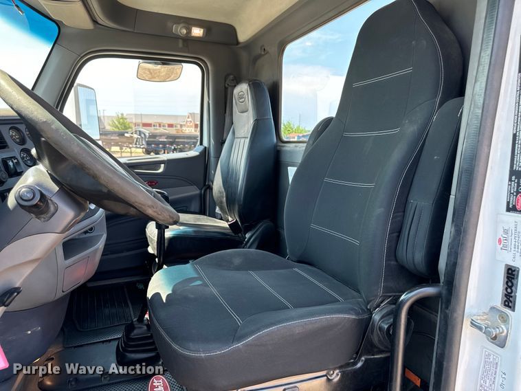 image for item EH4351 2016 Peterbilt 567 semi truck