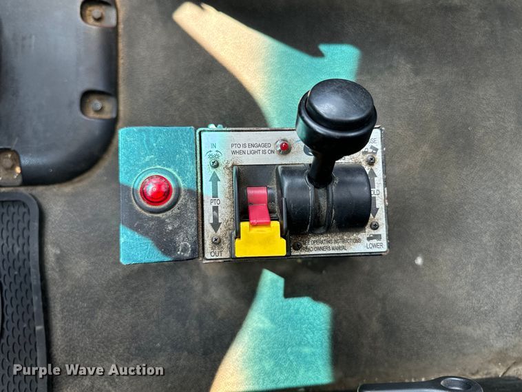 image for item EH4351 2016 Peterbilt 567 semi truck