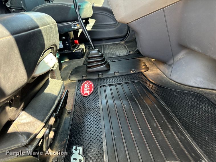 image for item EH4351 2016 Peterbilt 567 semi truck