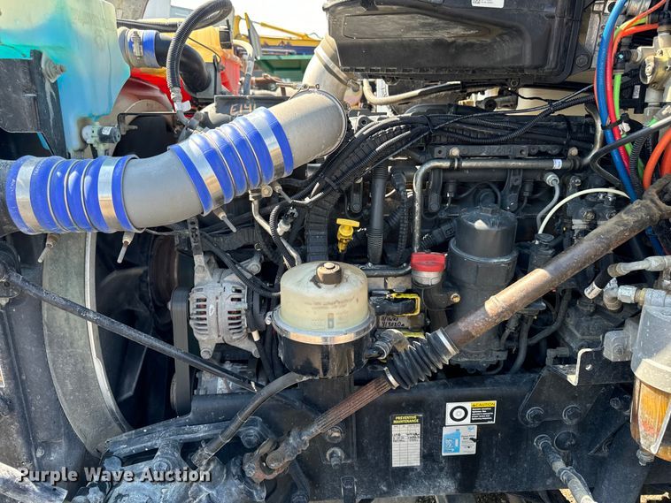 image for item EH4351 2016 Peterbilt 567 semi truck