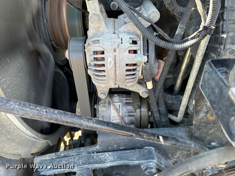 image for item EH4351 2016 Peterbilt 567 semi truck