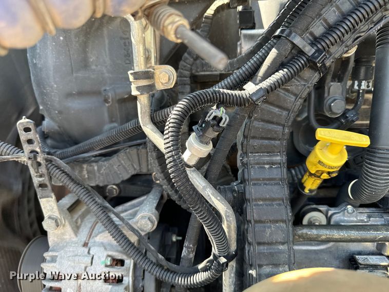 image for item EH4351 2016 Peterbilt 567 semi truck