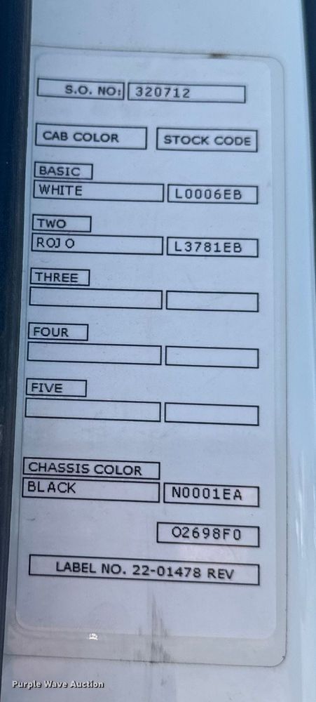 image for item EH4351 2016 Peterbilt 567 semi truck