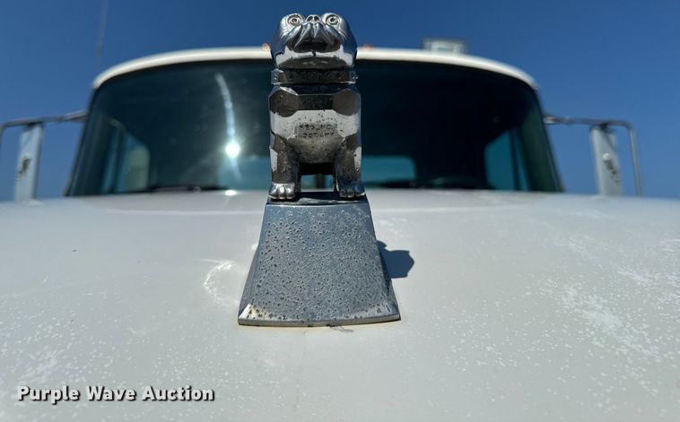 image for item EH4354 1995 Mack CH613 semi truck