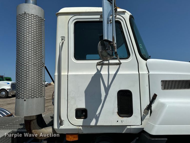 image for item EH4354 1995 Mack CH613 semi truck