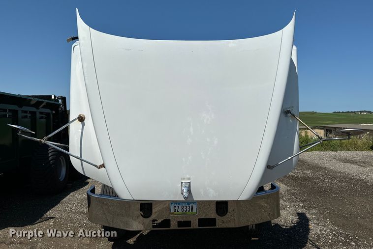 image for item EH4354 1995 Mack CH613 semi truck