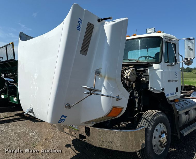 image for item EH4354 1995 Mack CH613 semi truck