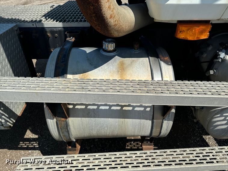 image for item EH4354 1995 Mack CH613 semi truck