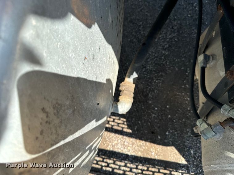 image for item EH4354 1995 Mack CH613 semi truck