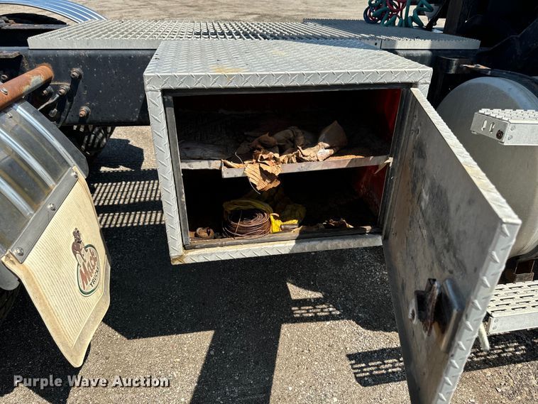 image for item EH4354 1995 Mack CH613 semi truck