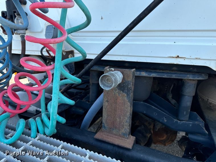 image for item EH4354 1995 Mack CH613 semi truck