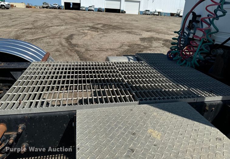 image for item EH4354 1995 Mack CH613 semi truck