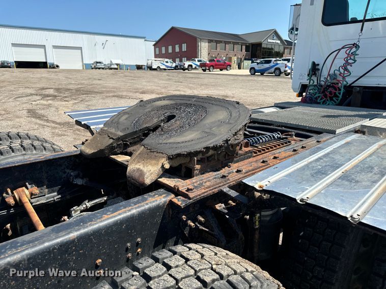 image for item EH4354 1995 Mack CH613 semi truck