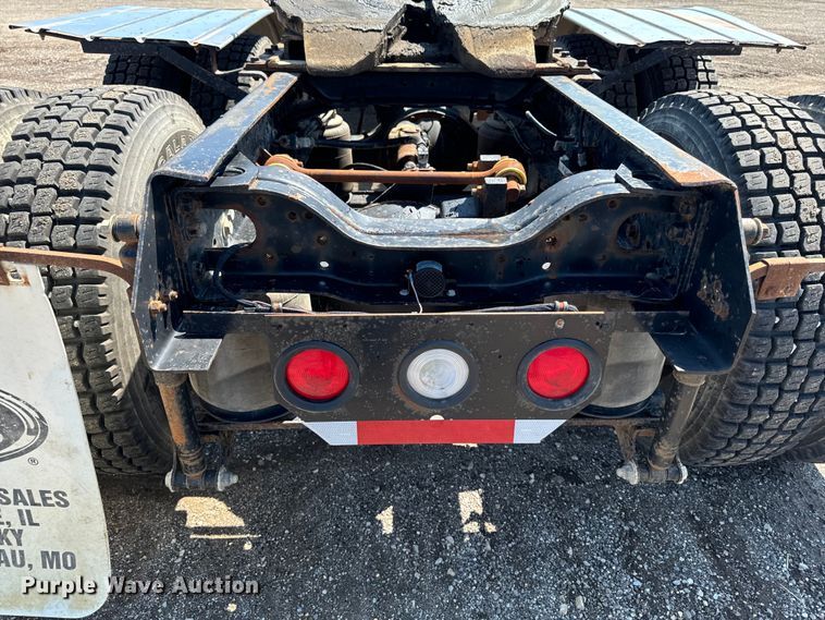 image for item EH4354 1995 Mack CH613 semi truck