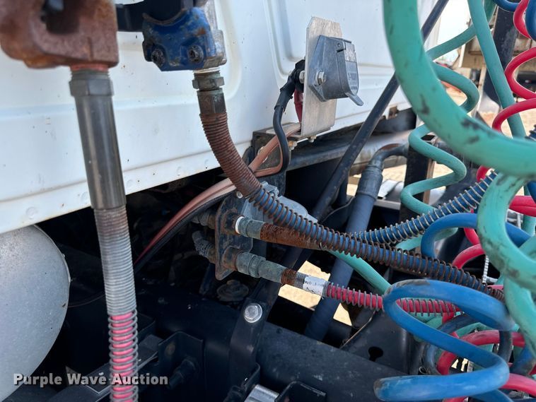 image for item EH4354 1995 Mack CH613 semi truck