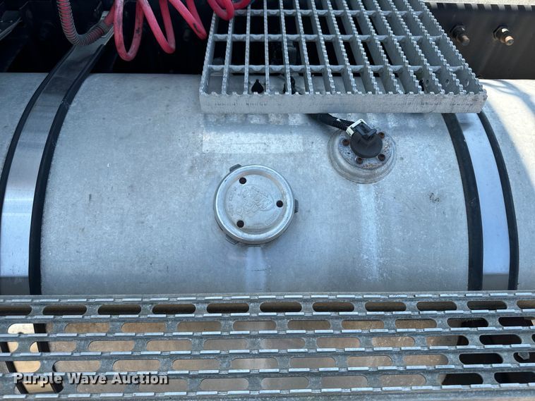 image for item EH4354 1995 Mack CH613 semi truck