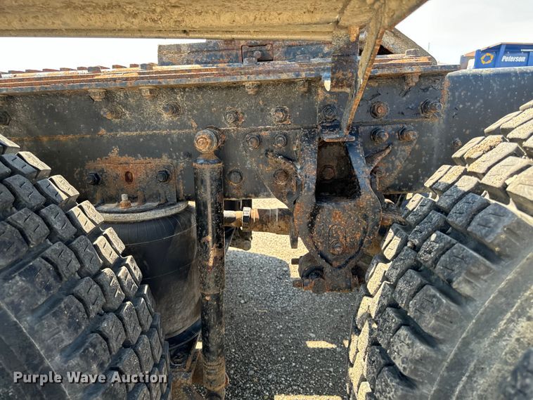 image for item EH4354 1995 Mack CH613 semi truck