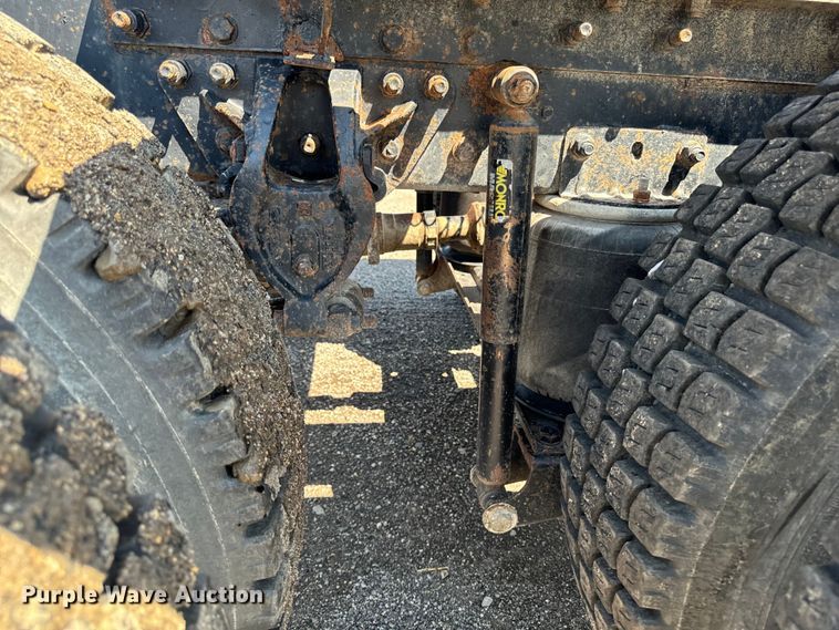 image for item EH4354 1995 Mack CH613 semi truck