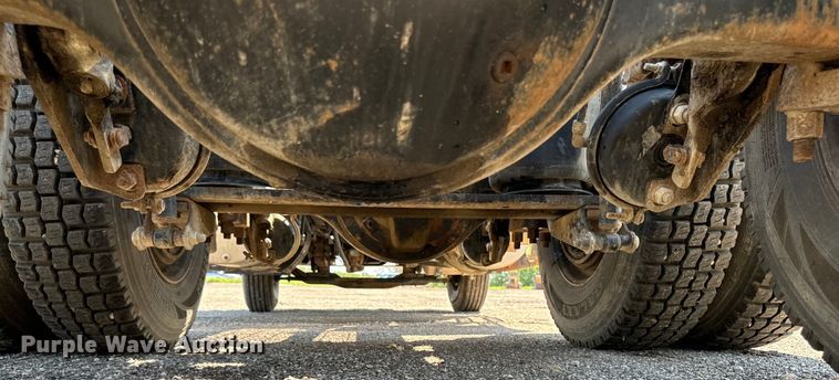 image for item EH4354 1995 Mack CH613 semi truck