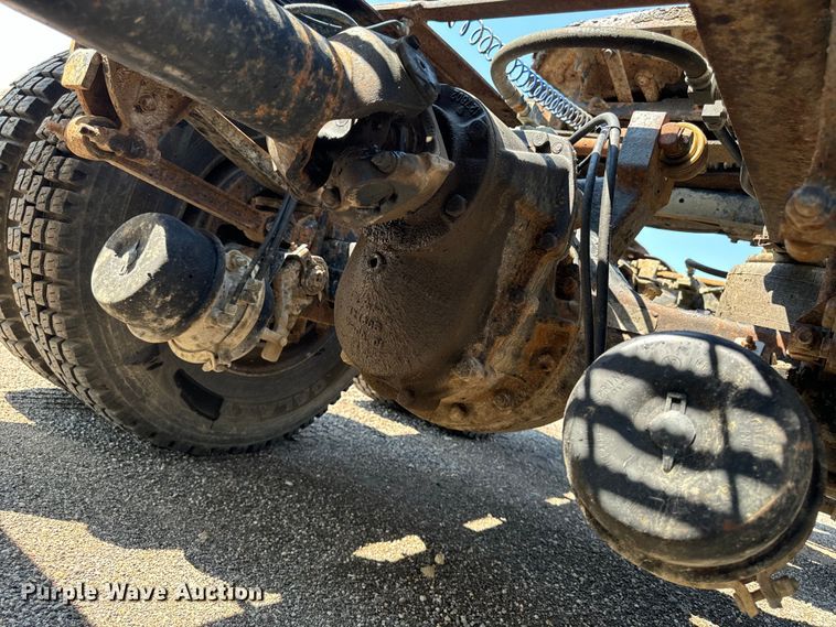 image for item EH4354 1995 Mack CH613 semi truck