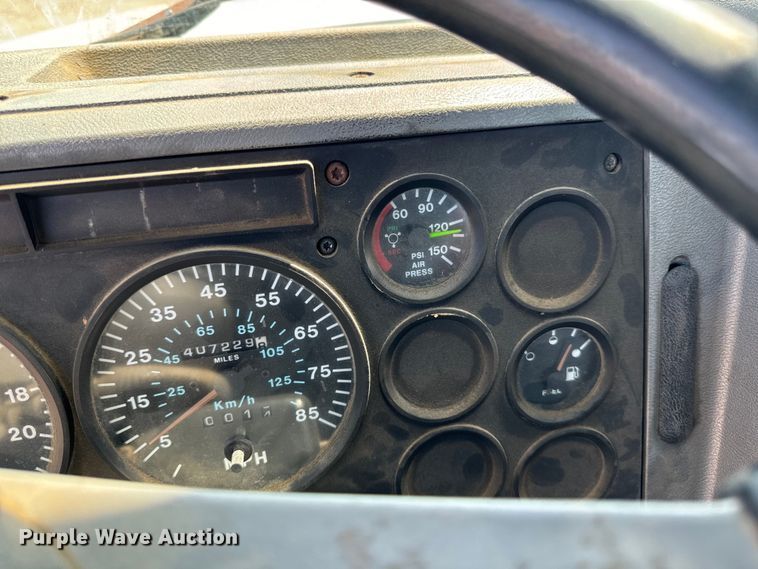 image for item EH4354 1995 Mack CH613 semi truck