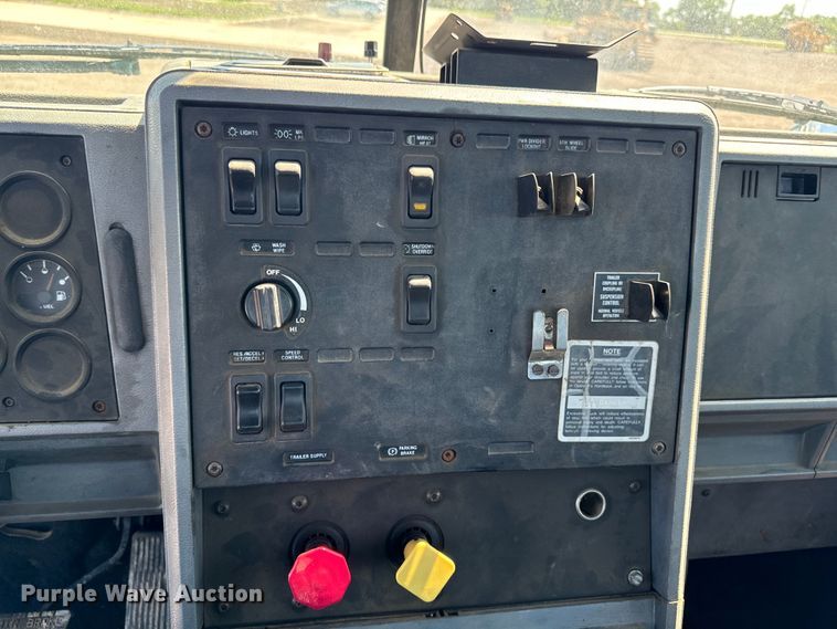 image for item EH4354 1995 Mack CH613 semi truck