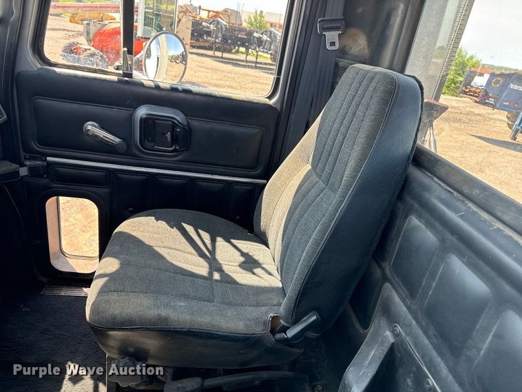 image for item EH4354 1995 Mack CH613 semi truck