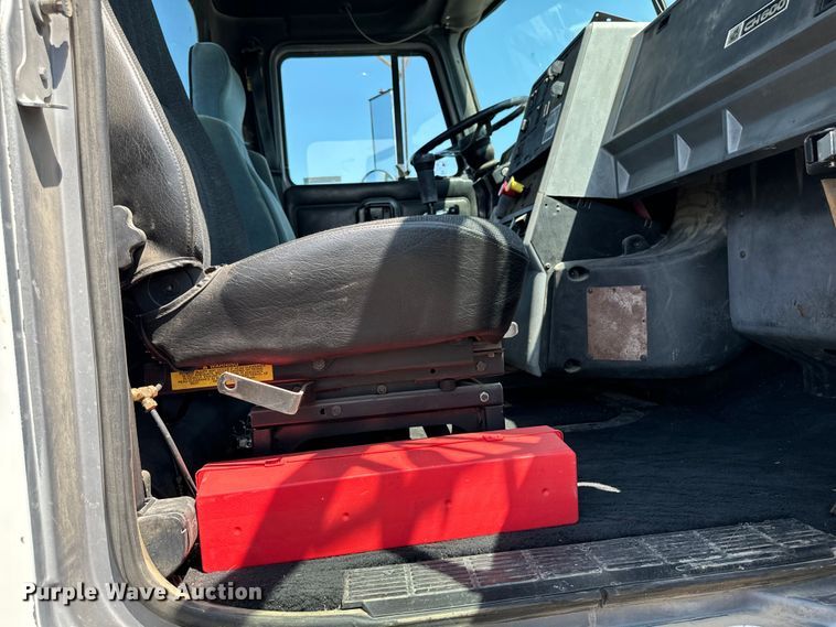 image for item EH4354 1995 Mack CH613 semi truck