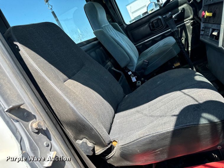 image for item EH4354 1995 Mack CH613 semi truck