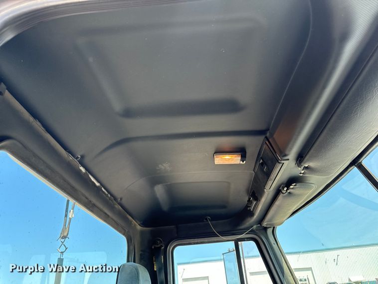 image for item EH4354 1995 Mack CH613 semi truck