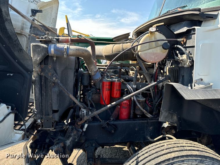 image for item EH4354 1995 Mack CH613 semi truck