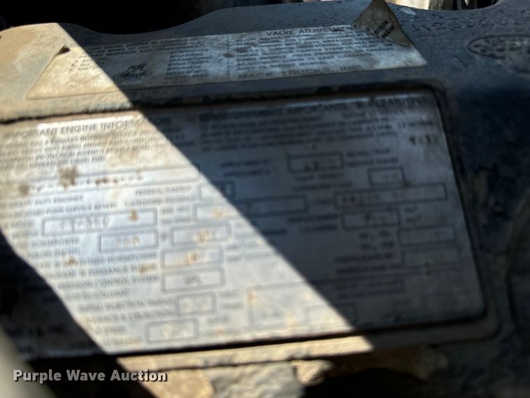 image for item EH4354 1995 Mack CH613 semi truck