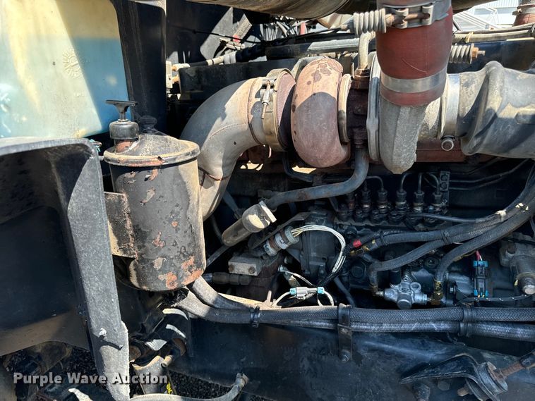 image for item EH4354 1995 Mack CH613 semi truck