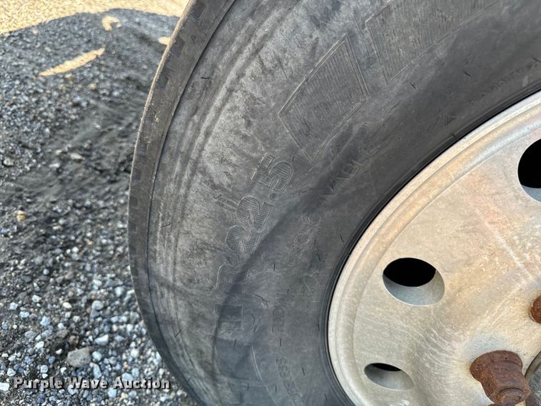 image for item EH4354 1995 Mack CH613 semi truck