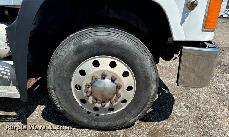 image for item EH4354 1995 Mack CH613 semi truck