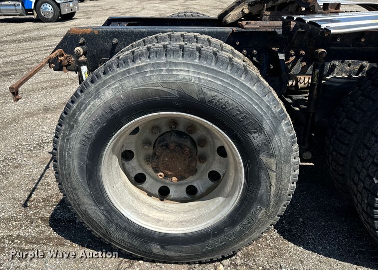 image for item EH4354 1995 Mack CH613 semi truck