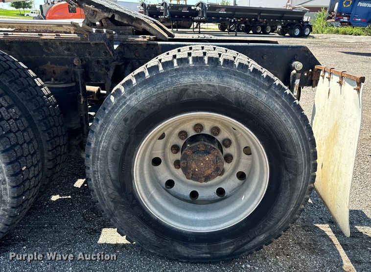 image for item EH4354 1995 Mack CH613 semi truck