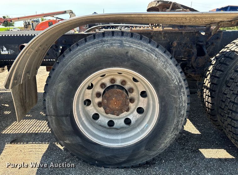 image for item EH4354 1995 Mack CH613 semi truck