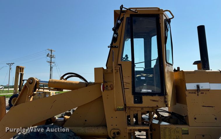 image for item EH4357 1989 Dresser 520B wheel loader