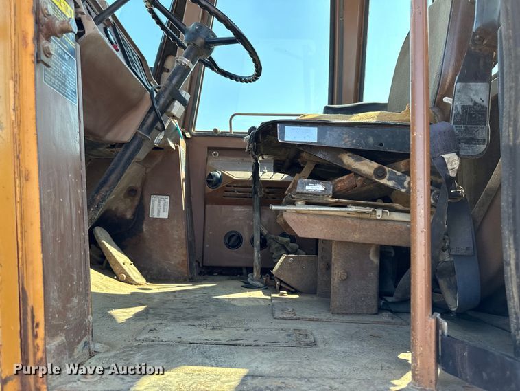 image for item EH4357 1989 Dresser 520B wheel loader