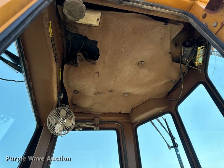 image for item EH4357 1989 Dresser 520B wheel loader